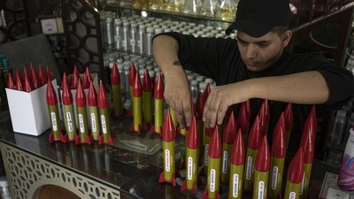 Simbol Perlawanan, Pedagang di Gaza Jual Parfum Berbentuk Roket
