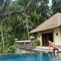 “Heavenly #PuriWulandari. Will be back soon,” tulis Son Sukku, yang sudah jatuh cinta dengan pemandangan hijau Ubud. Aktor 40 tahun itu berencana untuk kembali. Foto: dok. Instagram @sonsukku