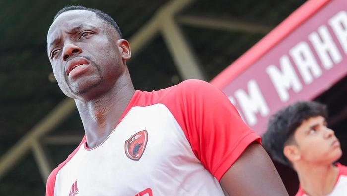 Striker PSM Makassar Donald Bissa.
