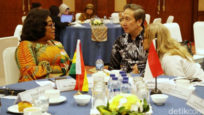 Suasana acara diskusi pada kegiatan forum bisnis Ghana Investment Promotion Centre di Jakarta, Senin (9/10/2023).
