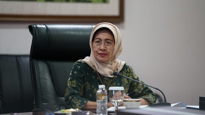 Tenaga Ahli Utama Kantor Staf Presiden, Siti Ruhaini Dzuhayatin