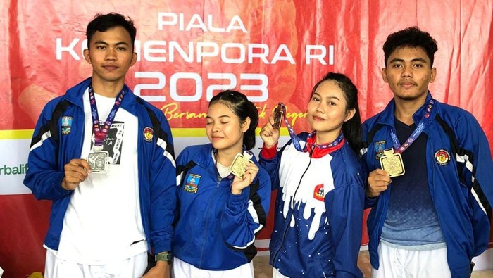 Tim Karate Universitas Faletehan Serang raih 4 medali emas di Piala Kemenpora 2023.