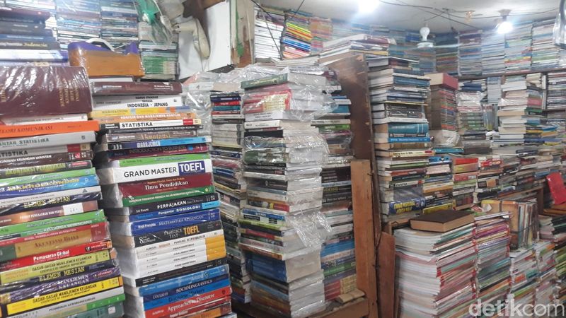 Toko Buku Kwitang