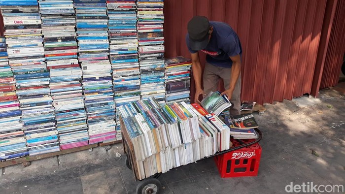 Toko Buku Kwitang