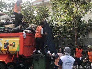 Sambat Pedagang Dekat Depo Sampah Kotabaru Jogja: Ulat-Lalat Luar Biasa