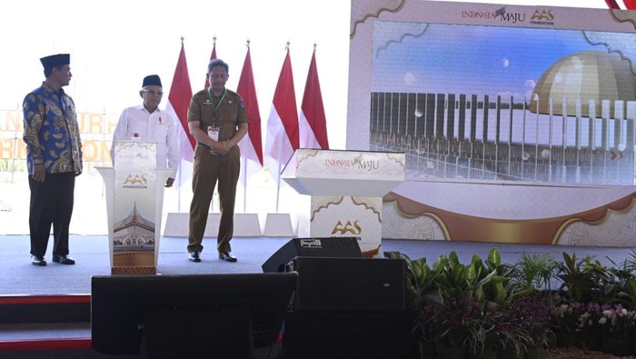 Wakil Presiden Maruf Amin menghadiri groundbreaking Masjid Hajjah Andi Nurhadi dan Rumah Sakit Internasional Andi Amran Sulaeman (AAS) di Panaikkang, Makassar, Sulawesi Selatan. (Dok. BPMI Setwapres)