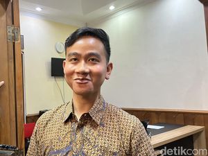 Momen Gibran Puji Sosok Mahfud Md Paket Komplet