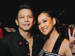 7 Potret Kebersamaan BCL & Ariel NOAH, Terbaru Bikin Heboh Cium Pipi