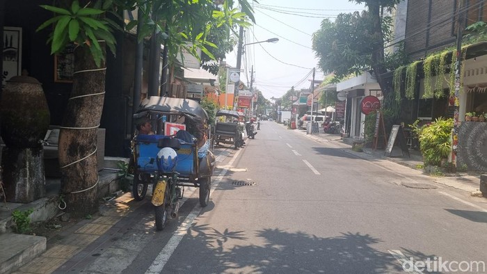 Becak di Prawirotaman melawan zaman