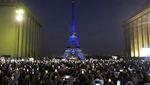 Bentuk Dukungan, Menara Eiffel Disinari Bendera Israel