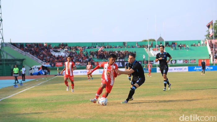 Deltras FC vs Persela