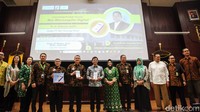 FKUI meluncurkan Neo Microcapiler Digital di Aula FKUI Salemba, Jakarta, Selasa (10/10/2023) yang turut dihadiri Wamenkes Dante Saksono, Dekan FKUI Prof Ari Fahrial Syam, Komisaris PT Neo Teknologi Global Sri Suparti, hingga dr Al Rasyid selaku pencipta alat tersebut.  