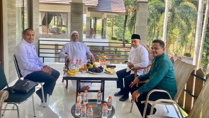 Pimpinan DPP Badan Persaudaraan Antariman (BERANI) bertemu dengan Habib Rizieq Shihab (HRS). Ketua Umum DPP BERANI, Lorens Manuputty, mengatakan Habib Rizieq berpesan agar menjaga hubungan baik antaranak bangsa jelang Pemilu 2024.