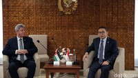 Pertemuan itu digelar di Gedung Nusantara III DPR, Senayan, Jakarta, Selasa (10/10/2023).  
