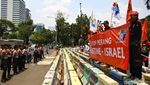 Dukung Palestina, Massa Buruh Demo di depan Kedubes AS