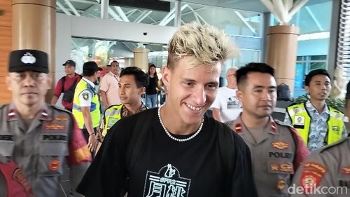 Fabio Quartararo tiba di Bandara Internasional Lombok, Selasa sore (10/10/2023).