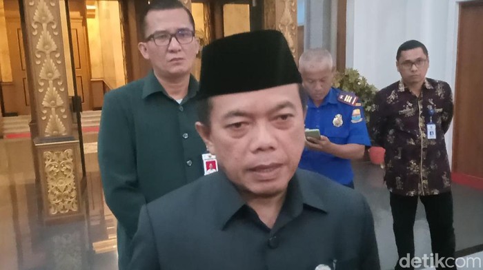 Gubernur Jambi Al Haris bicara soal karhutla.