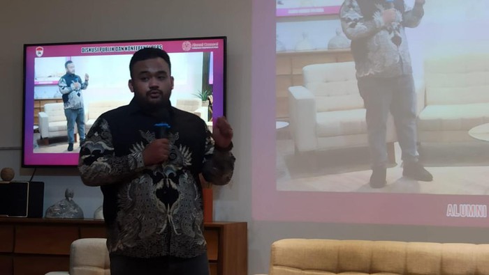 Hamzah Assuudy Lubis dalam acara Penetapan Dewan Presidium Alumni Connect angkat bicara tanggapan PPI Dunia terkait keadaan WNI di Palestina.