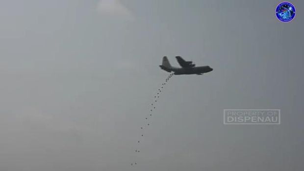 Inovasi Letkol Siringoringo membuat water container bombing untuk padamkan karhutla
