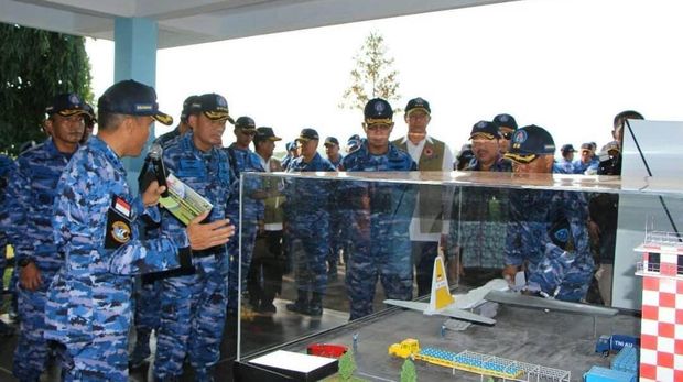 Inovasi Letkol Siringoringo membuat water container bombing untuk padamkan karhutla