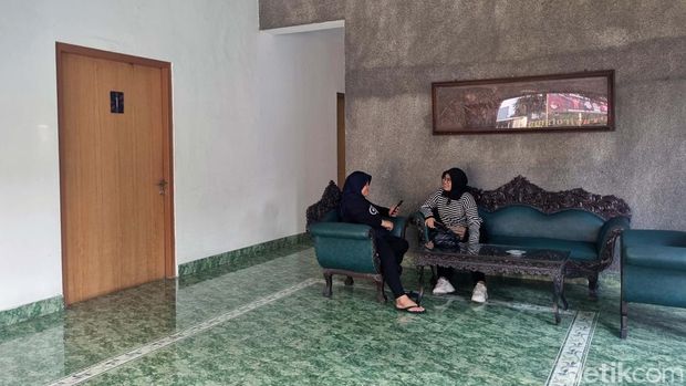 Prawirotaman, Yogyakarta, jadi tujuan turis mencari hotel sesuai selera dan budget. Salah satunya Sumaryo Hotel yang mengusung konsep ala rumah open space.
