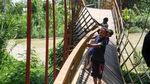 Penampakan Jembatan Gantung Putus di Aceh