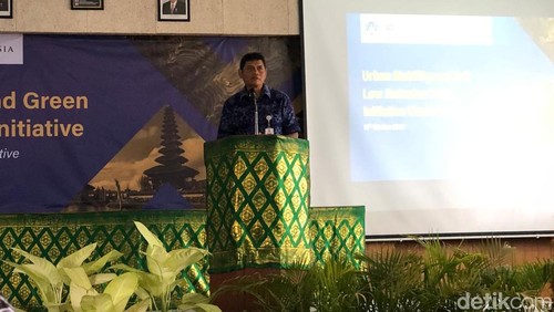 Kepala Dinas Perhubungan Provinsi Bali I Gde Wayan Samsi Gunarta di Gedung Wiswakarma Fakultas Teknik Universitas Udayana, Selasa (10/10/2023).) (Muhammad Rivaldo/detikBali).