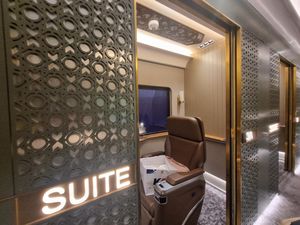 Mengintip Kereta Suite Class Compartment, Kelas Teratas KA