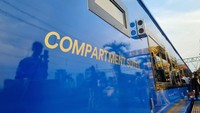 Kereta Suite Class Compartment dirangkaikan pada KA Bima relasi Gambir - Surabaya Gubeng pp dan KA Argo Semeru relasi Gambir - Surabaya Gubeng pp. Terdiri dari satu rangkaian gerbong dan merupakan satu tingkat di atas kelas Luxury, yakni kelas tertinggi sebelumnya. (Weka Kanaka/detikTravel)