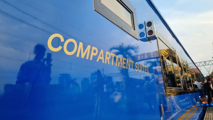 Kereta Suite Class Compartment Penampakan Kereta Suite Class Compartment
