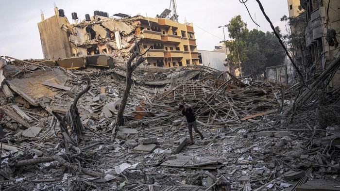 Serangan udara militer Israel mengakibatkan kerusakan di wilayah Gaza. Begini kondisi Gaza usai diserang Israel pada Sabtu (7/10/2023) lalu.