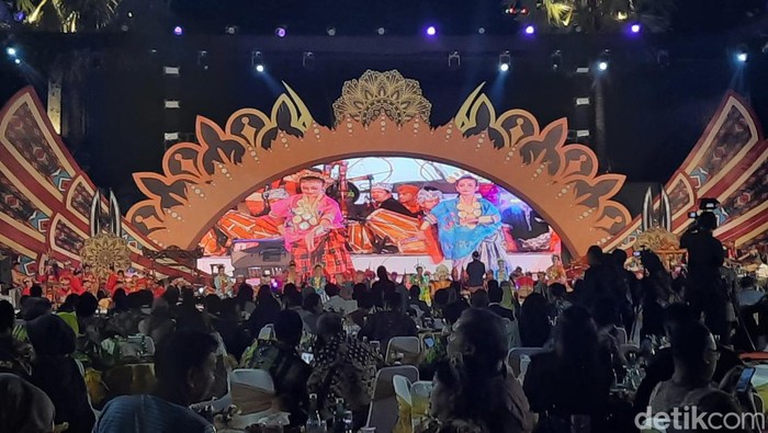 Penyandang disabilitas tampilkan tarian nusantara dalam Gala Dinner ASEAN High-Level Forum (AHLF) di Kota Makassar, Sulawesi Selatan (Sulsel).