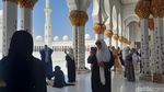 Jemaah Umrah NRA Nikmati Megahnya Masjid Sheikh Zayed di Abu Dhabi