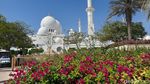 Jemaah Umrah NRA Nikmati Megahnya Masjid Sheikh Zayed di Abu Dhabi