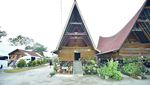 Mengintip Sarhunta di Danau Toba