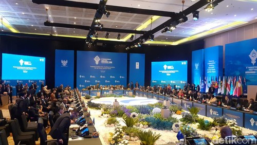 Suasana saat acara 5th Ministerial Meeting of AIS Forum di Badung, Bali, Selasa (10/9/2023).