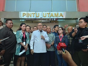 Zulhas Sebut Baju Bekas Impor Sampah Luar Negeri, Mau Dibakar Jumat Ini!