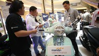 Bertempat di Mall Kota Kasablanka, Jakarta Selatan, MUF Auto Fest 2023 Jakarta dimulai pada tanggal 10 Oktober hingga 17 Oktober 2023. Gelaran pameran mobil dan motor yang dilakukan secara hybrid (offline dan online) ini memberikan pilihan kredit otomotif dengan penawaran terbaik untuk masyarakat terutama berbagai kendaraan model terbaru di 2023 dari berbagai merek, baik roda empat maupun roda dua, seperti tipe SUV, MPV, hatchback dan city car yang menjadi impian masyarakat Indonesia.   