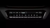 Tombol digital untuk pengaturan AC Foto: Isuzu