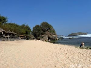 Pantai Slili Gunungkidul, Wisata Pasir Putih untuk Berburu Sunset-Sunrise
