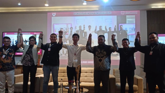 Penetapan Dewan Presidium Alumni Connect, ini berbagai program kerja yang akan dilakukan. Salah satunya adalah undang Capres dan Cawapres.