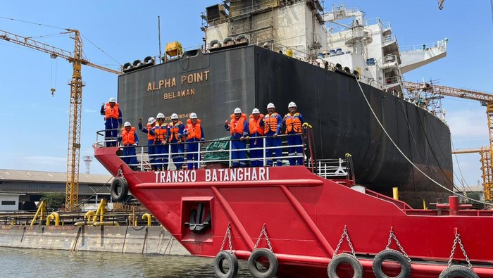 PT Pertamina (Persero) melalui PT Pertamina Trans Kontinental (PTK) menambah dua Landing Craft Tank (LCT) berbendera Indonesia untuk penguatan bisnis aktivitas perkapalan (shipping activities).