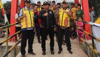 Jembatan Gantung Desa Sebadak sepanjang 84 meter dikerjakan penyedia jasa PT Puga Mandiri Group dengan anggaran Rp3,8 miliar melalui APBN TA 2021. Kemudian Jembatan Gantung Desa Sumber Sari memiliki panjang 120 meter dikerjakan penyedia jada CV Asri Karya dengan anggaran sebesar Rp8,6 miliar dari APBN TA 2022-2023. Terakhir, Jembatan Gantung Desa Ratu Damai sepanjang 84 meter dikerjakan penyedia jasa PT Varia Indah Lestari dengan anggaran senilai Rp2,7 miliar dari APBN TA 2018.  
