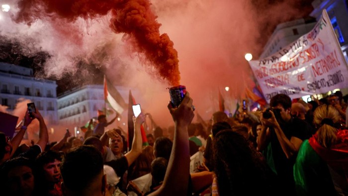 Potret Aksi Dukung Palestina di Berbagai Negara Massa pro-Palestina menggelar aksi di sejumlah negara, Senin (9/10/2023). Aksi digelar di tengah memanasnya konflik militan Hamas dengan Israel.