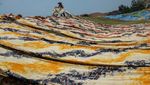 Mengintip Proses Pembuatan Kain Pantai di Desa Krajan