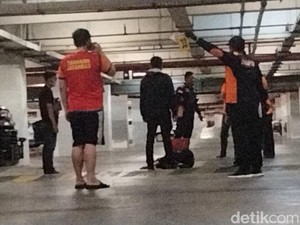 Pengacara Ungkap Ronald Cekik Leher Dini sebelum Pukulkan Botol Tequila