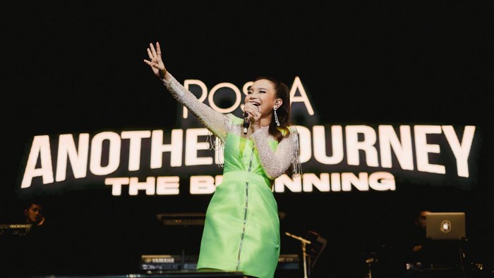 Konser Rossa di Samarinda.
