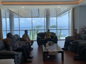 Maruf Amin Betah Berkantor di Papua: View-nya Bagus