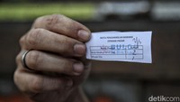 Kepala Dinas Perindustrian dan Perdagangan Kota Bekasi, Robet TP Siagian memastikan stok beras di Kota Bekasi tetap aman. 