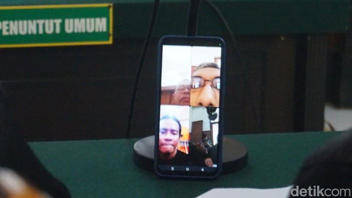 Sidang polisi gadungan Surabaya